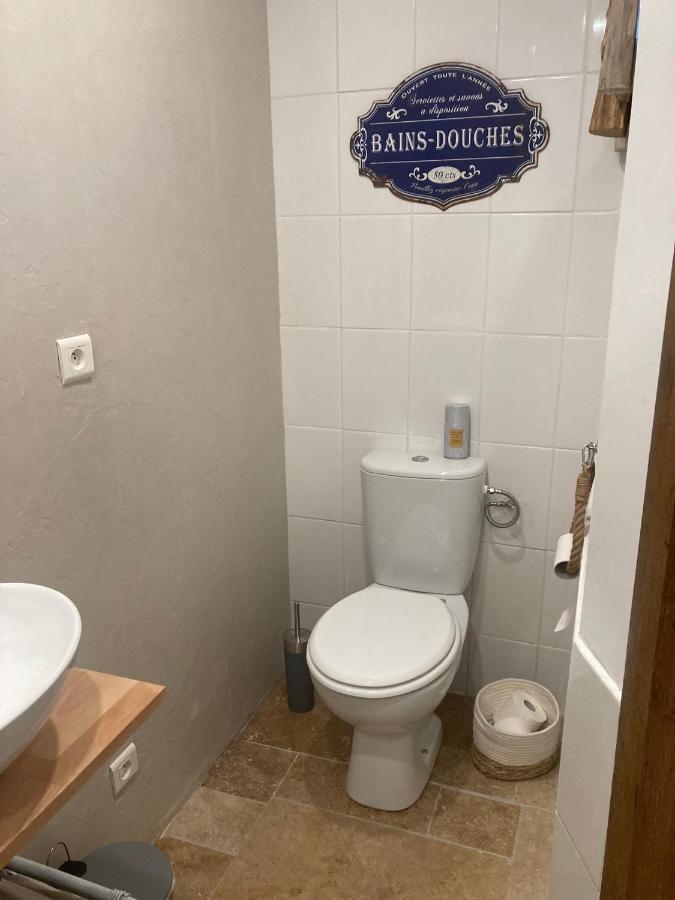 Vila Logis Des 4 Fees Et Son Bain Nordique Sainte-Nathalène Exteriér fotografie