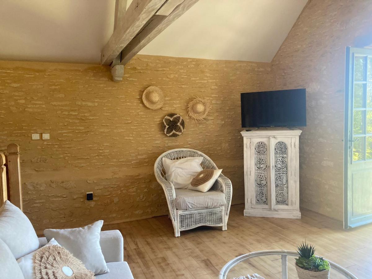 Vila Logis Des 4 Fees Et Son Bain Nordique Sainte-Nathalène Exteriér fotografie